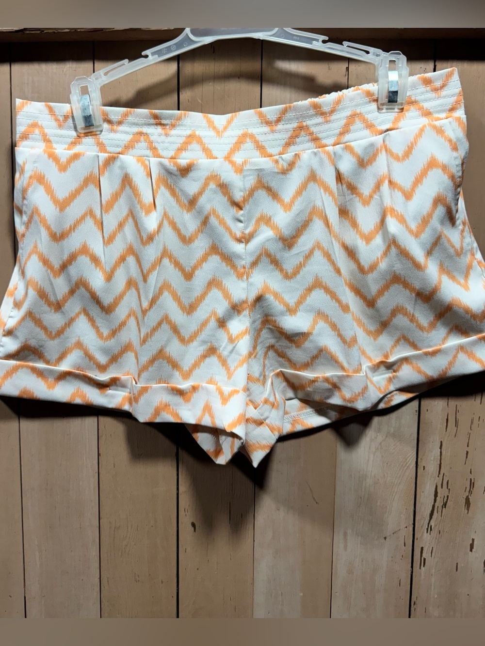 EUC Soulmates White and Orange Zigzag Women’s Shorts (L)